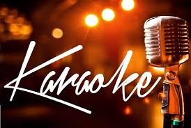 Micro de karaoké sous les projecteurs